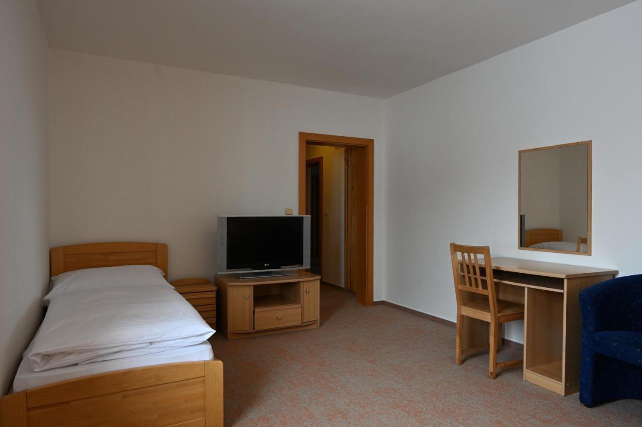 Hotel Euforia Nova Lesna Bagian luar foto