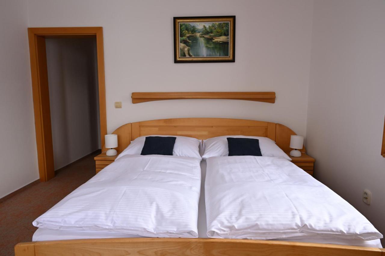 Hotel Euforia Nova Lesna Bagian luar foto