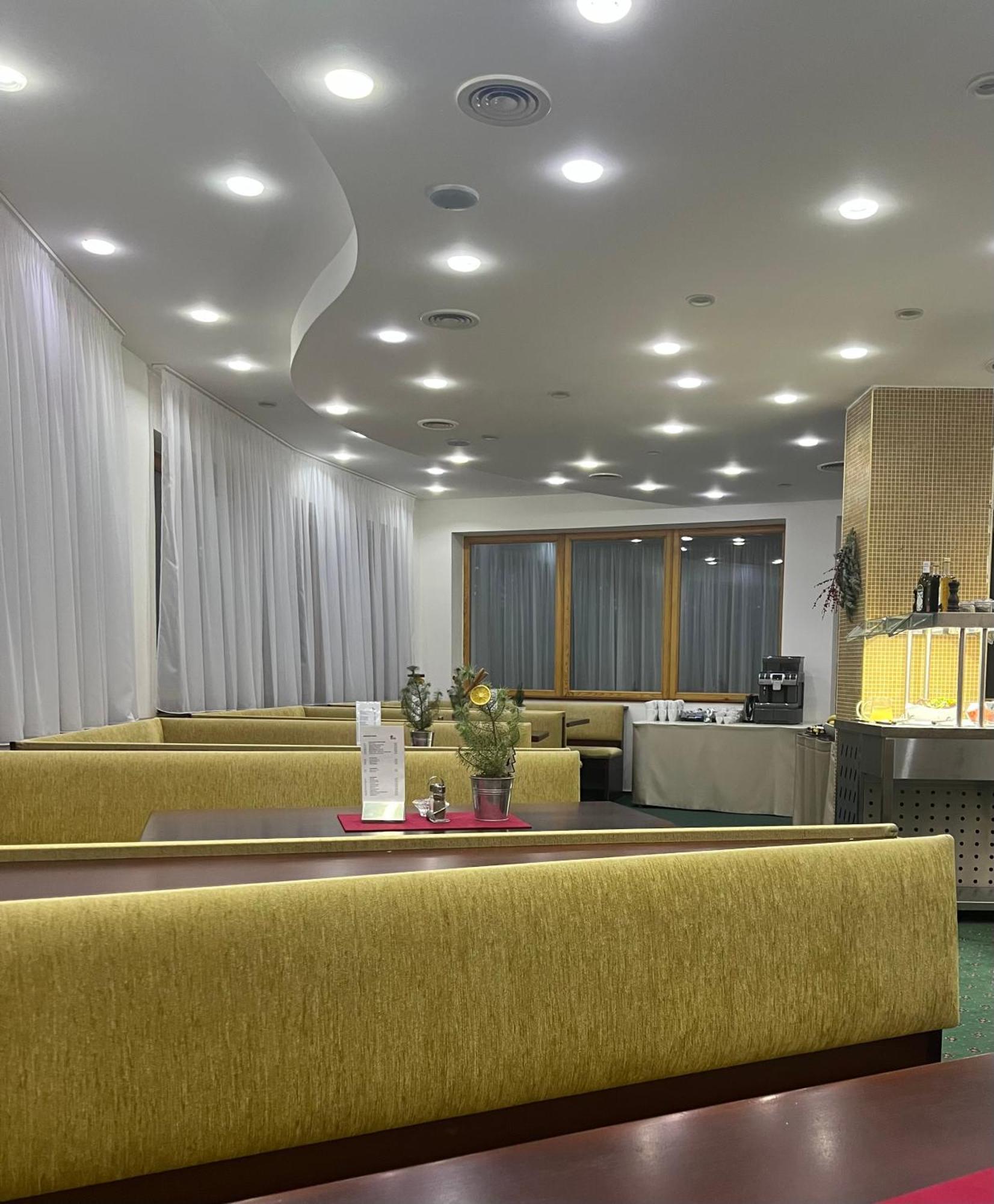 Hotel Euforia Nova Lesna Bagian luar foto