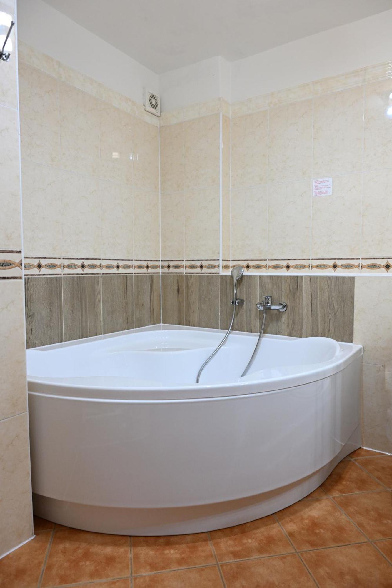 Hotel Euforia Nova Lesna Bagian luar foto