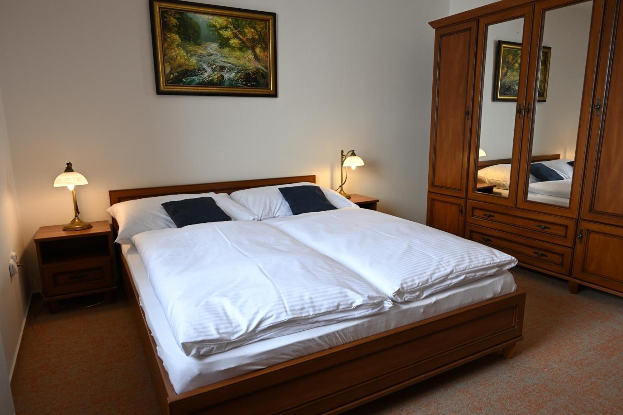 Hotel Euforia Nova Lesna Bagian luar foto