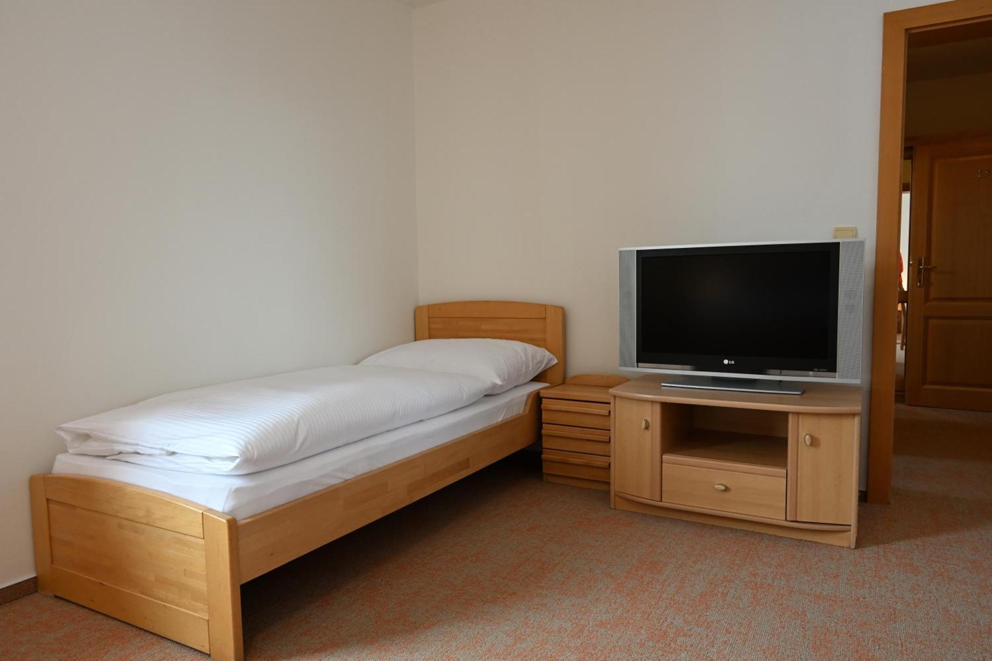 Hotel Euforia Nova Lesna Bagian luar foto