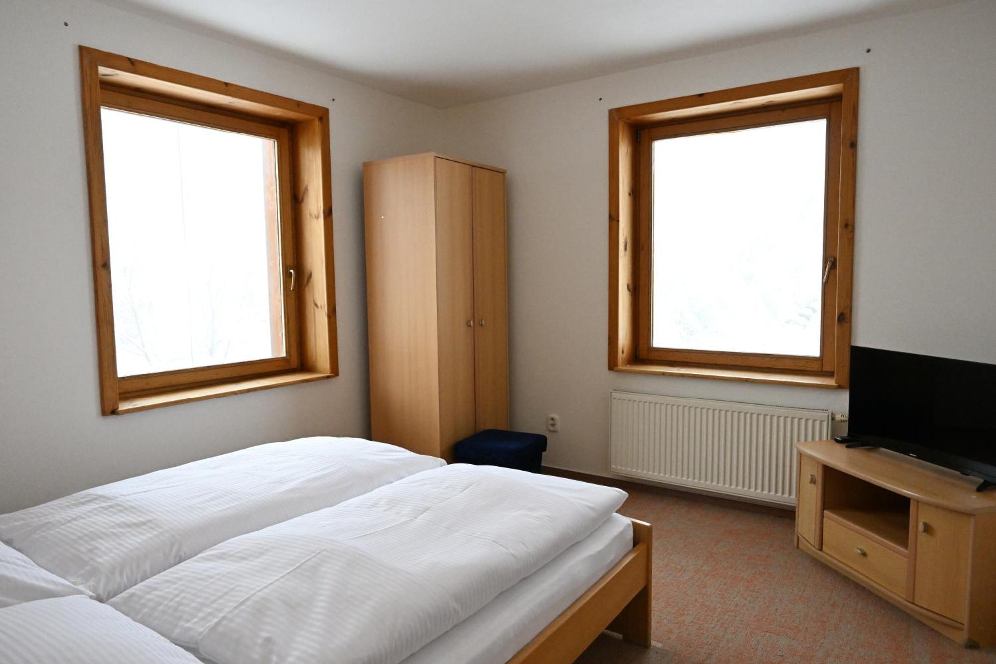 Hotel Euforia Nova Lesna Bagian luar foto