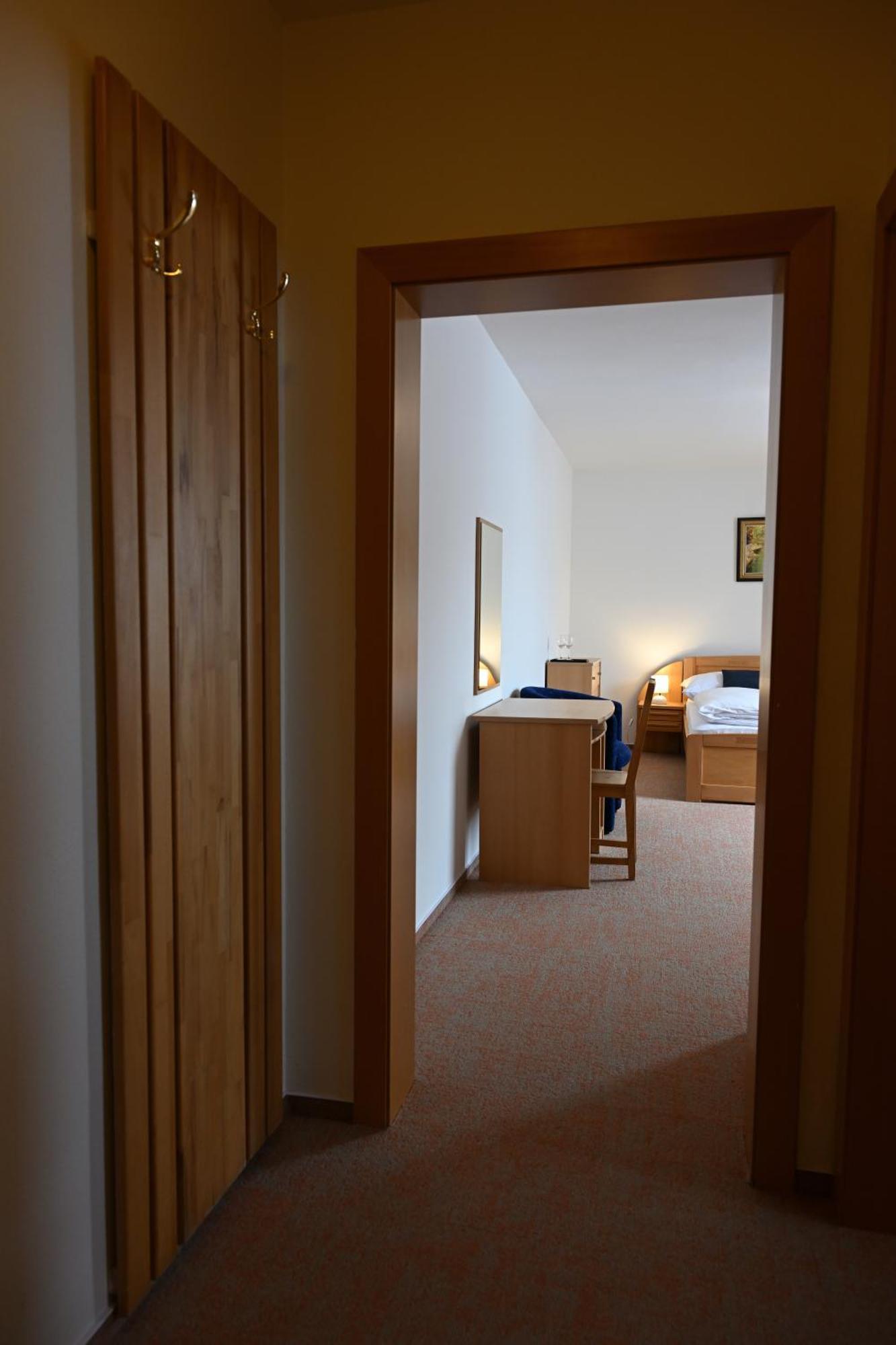 Hotel Euforia Nova Lesna Bagian luar foto