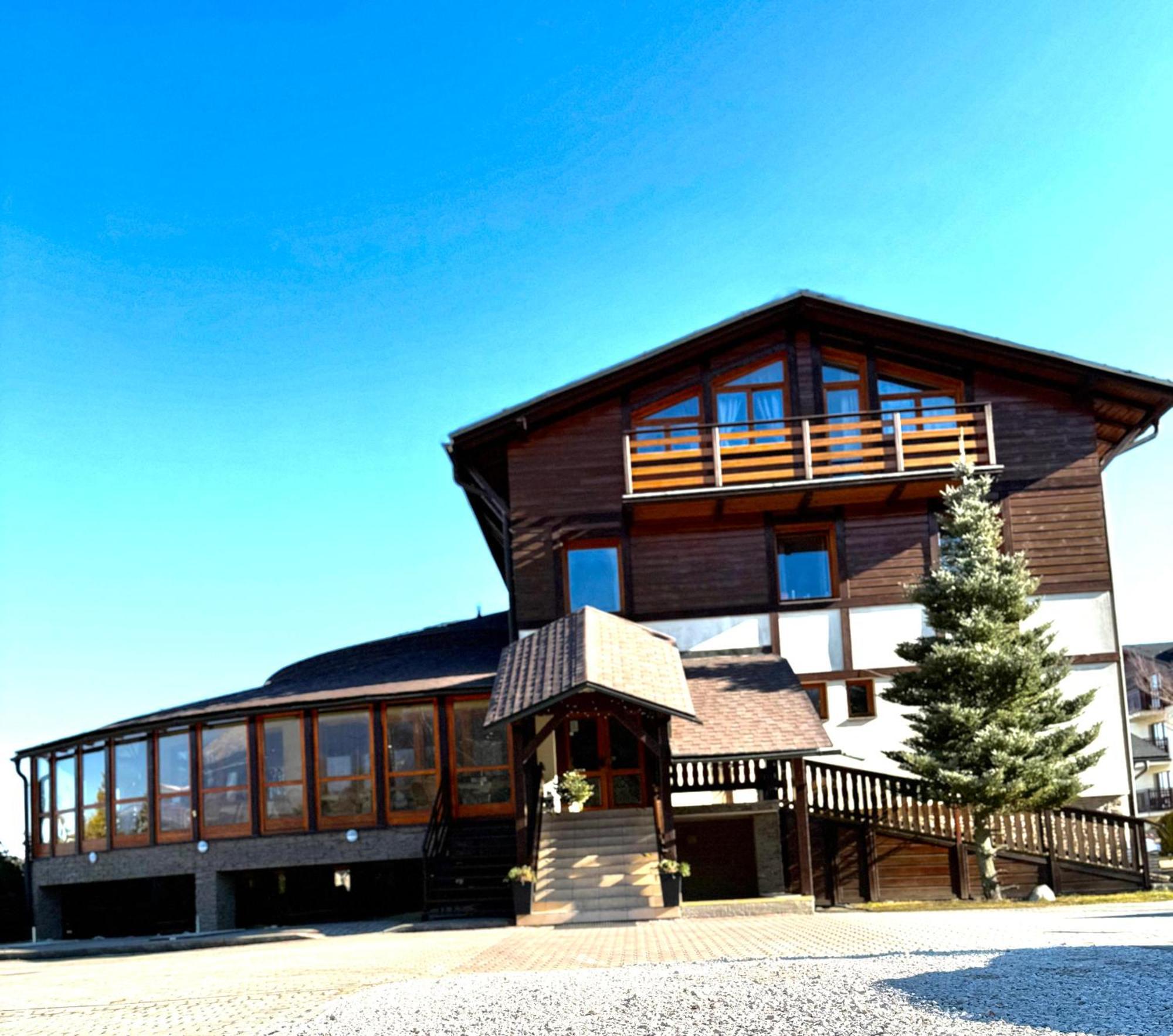 Hotel Euforia Nova Lesna Bagian luar foto